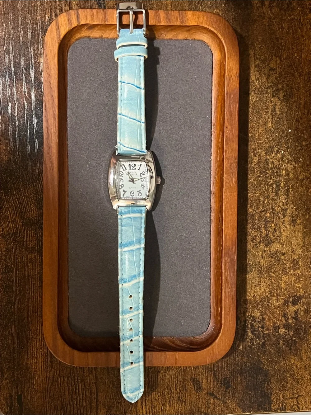 N/A quartz watch